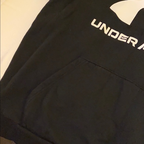 Under Armour short sleeve hoodie - Picture 3 of 4
